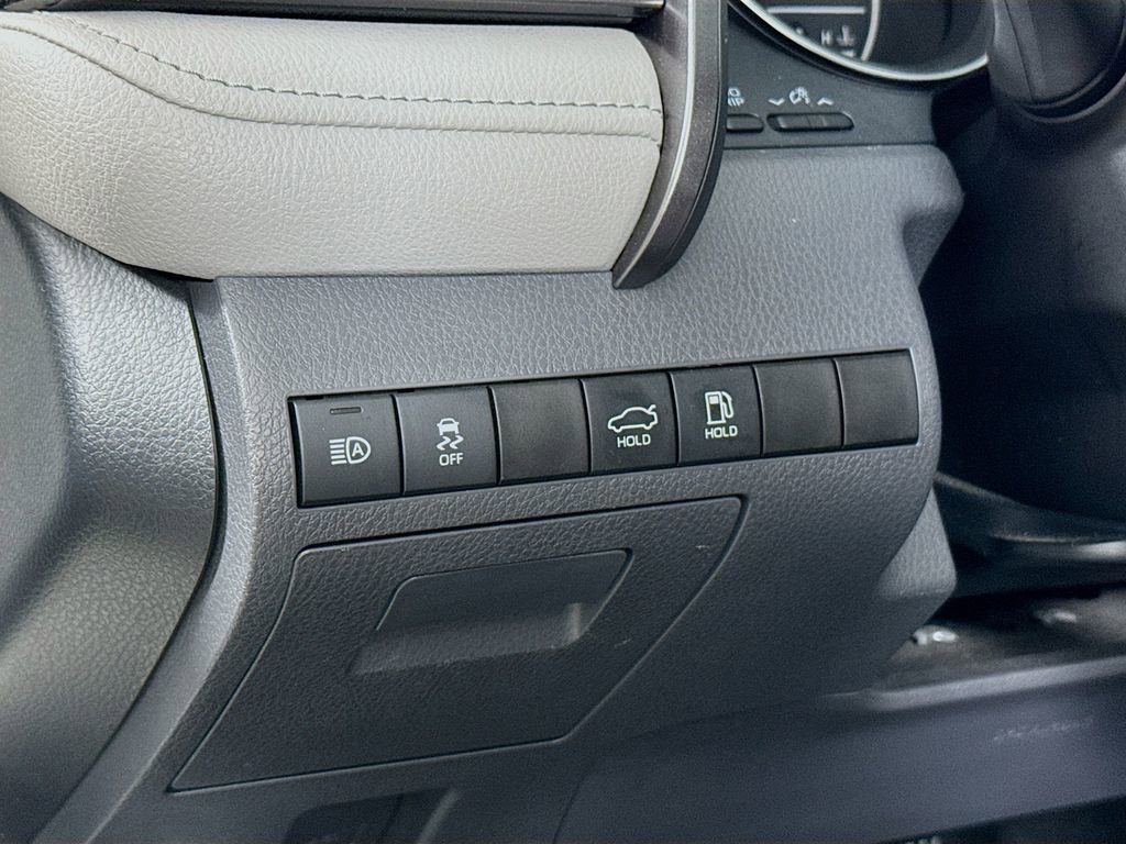 Certified 2021 Toyota Camry LE image 12