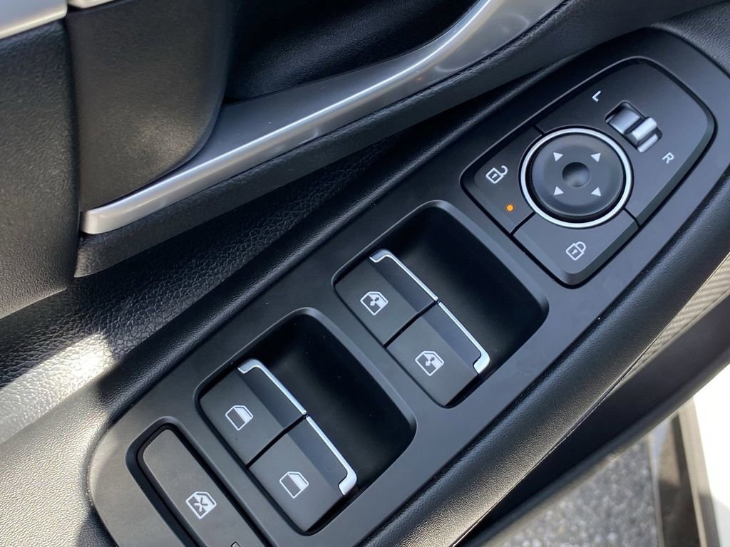 Used 2025 Hyundai Sonata SEL FWD image 23