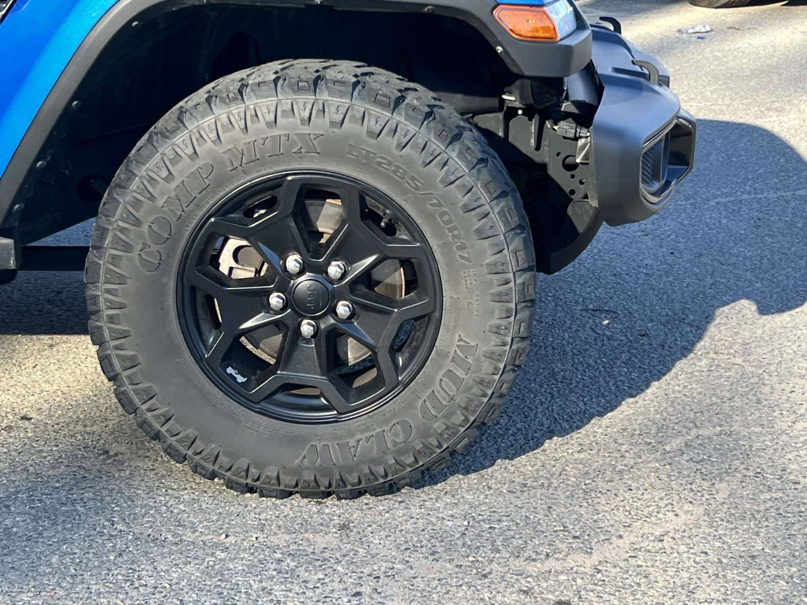 Used 2022 Jeep Gladiator Sport image 7