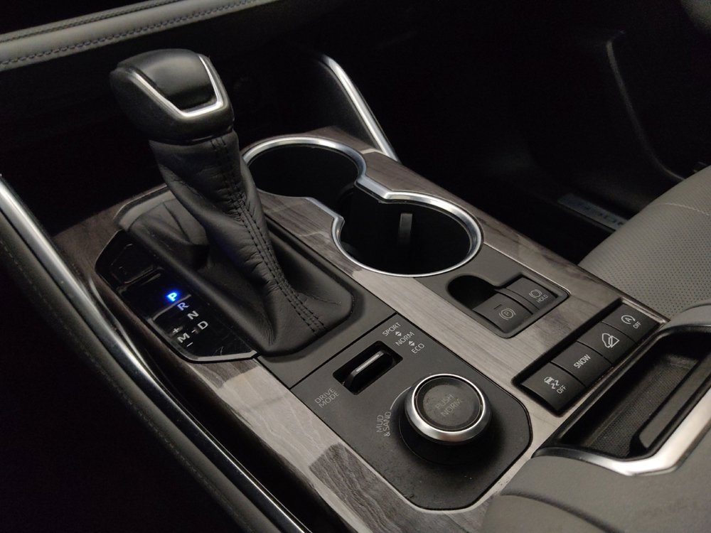 Used 2020 Toyota Highlander Limited image 26