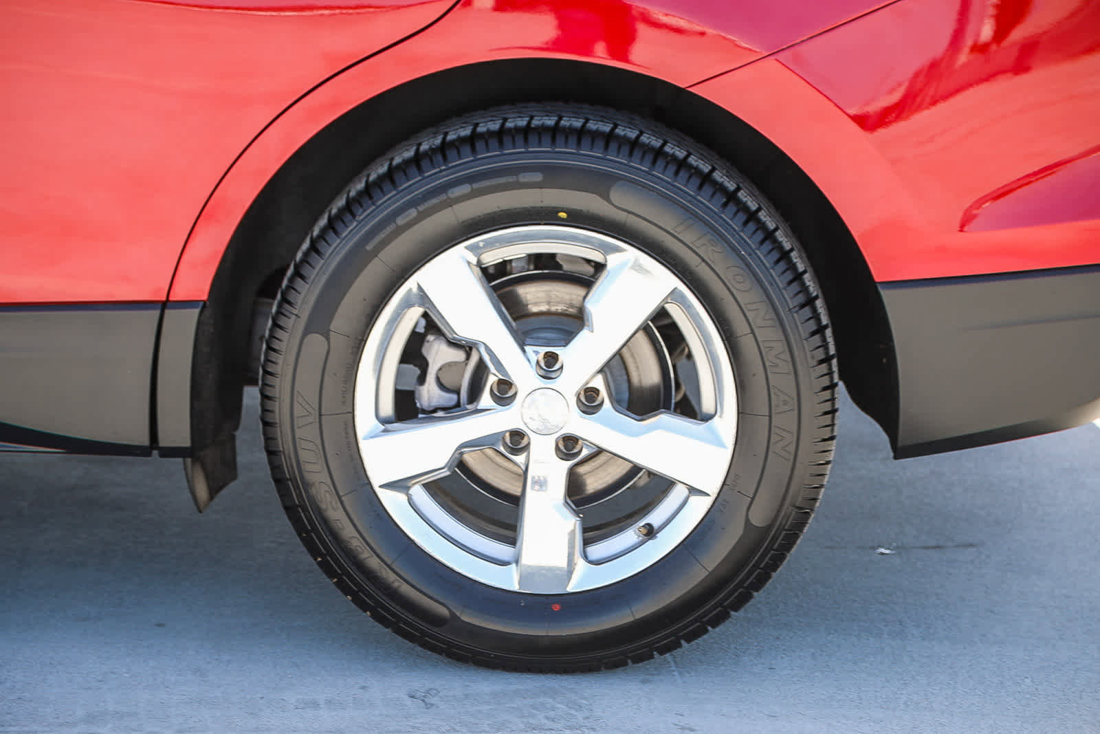 Used 2018 Chevrolet Equinox LT FWD image 11
