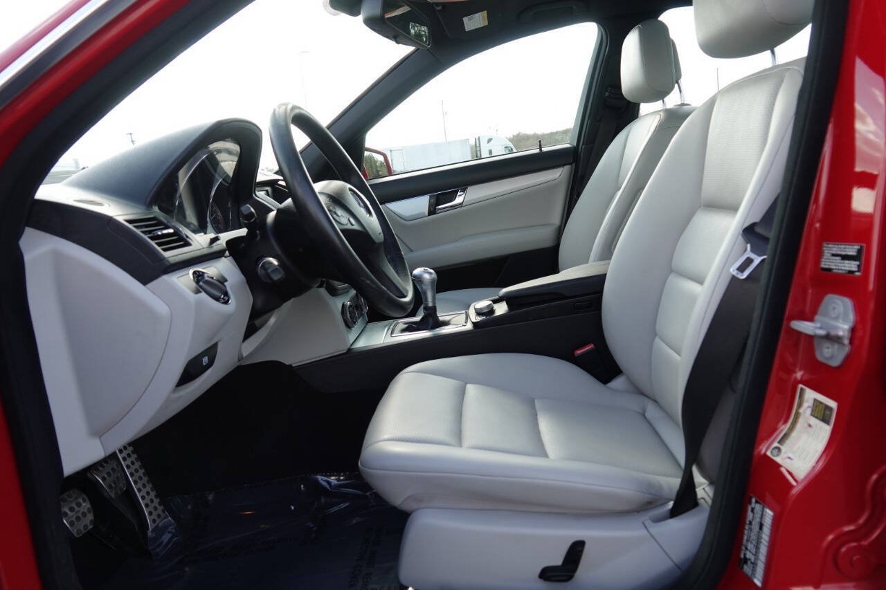 Used 2010 Mercedes-Benz C 300 Sedan image 58