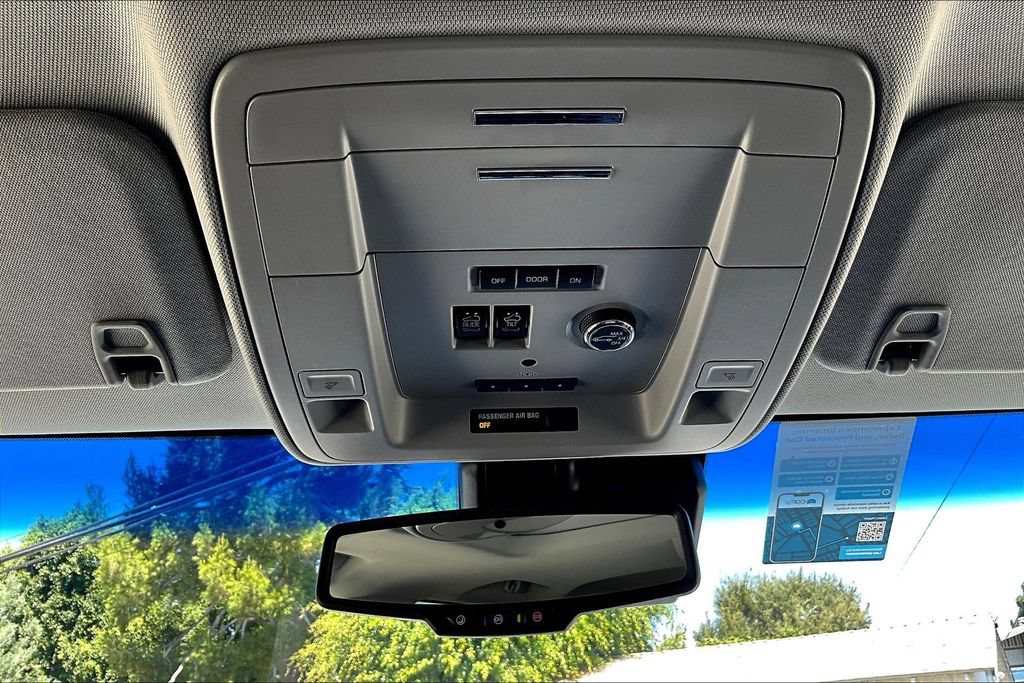 Used 2019 Chevrolet Tahoe Premier w/ Premier Plus Edition RWD image 17
