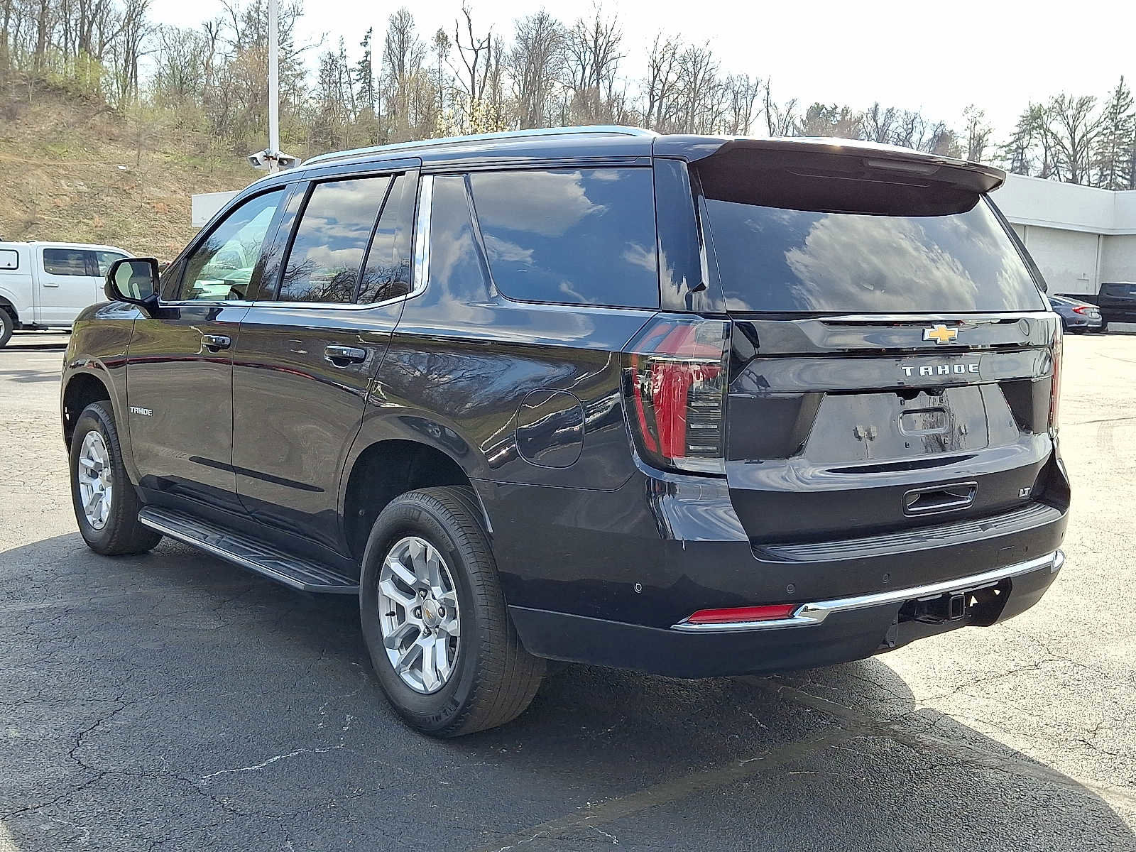 Used 2025 Chevrolet Tahoe LT AWD/4WD image 4
