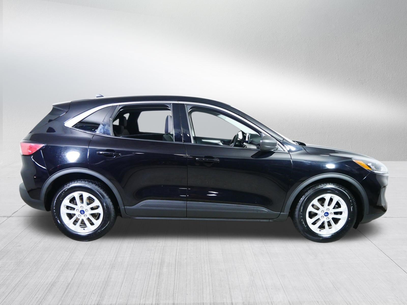 Used 2022 Ford Escape SE FWD image 8