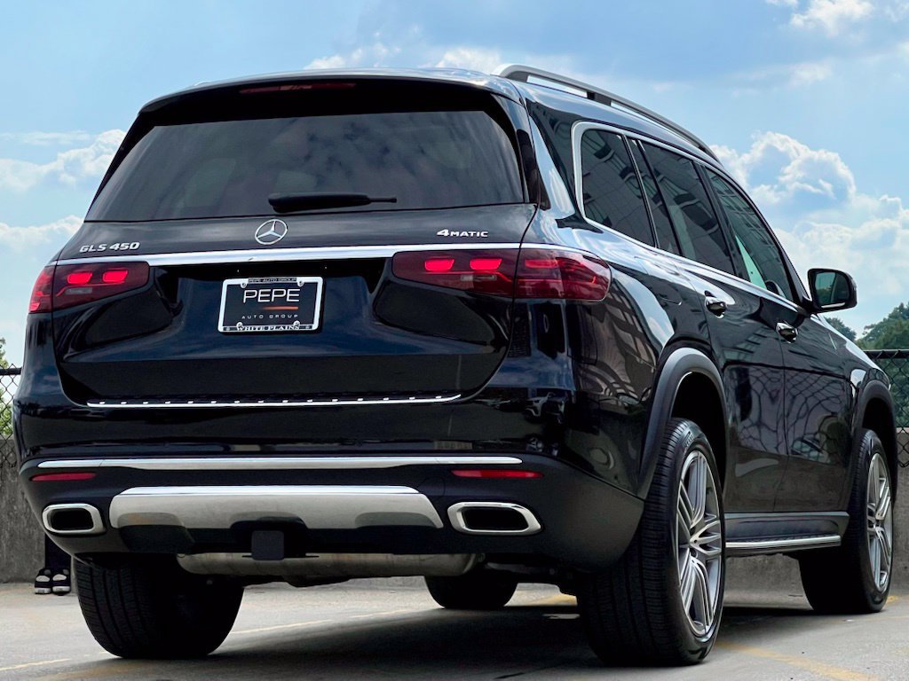 Certified 2026 Mercedes-Benz GLS 450 4MATIC image 7