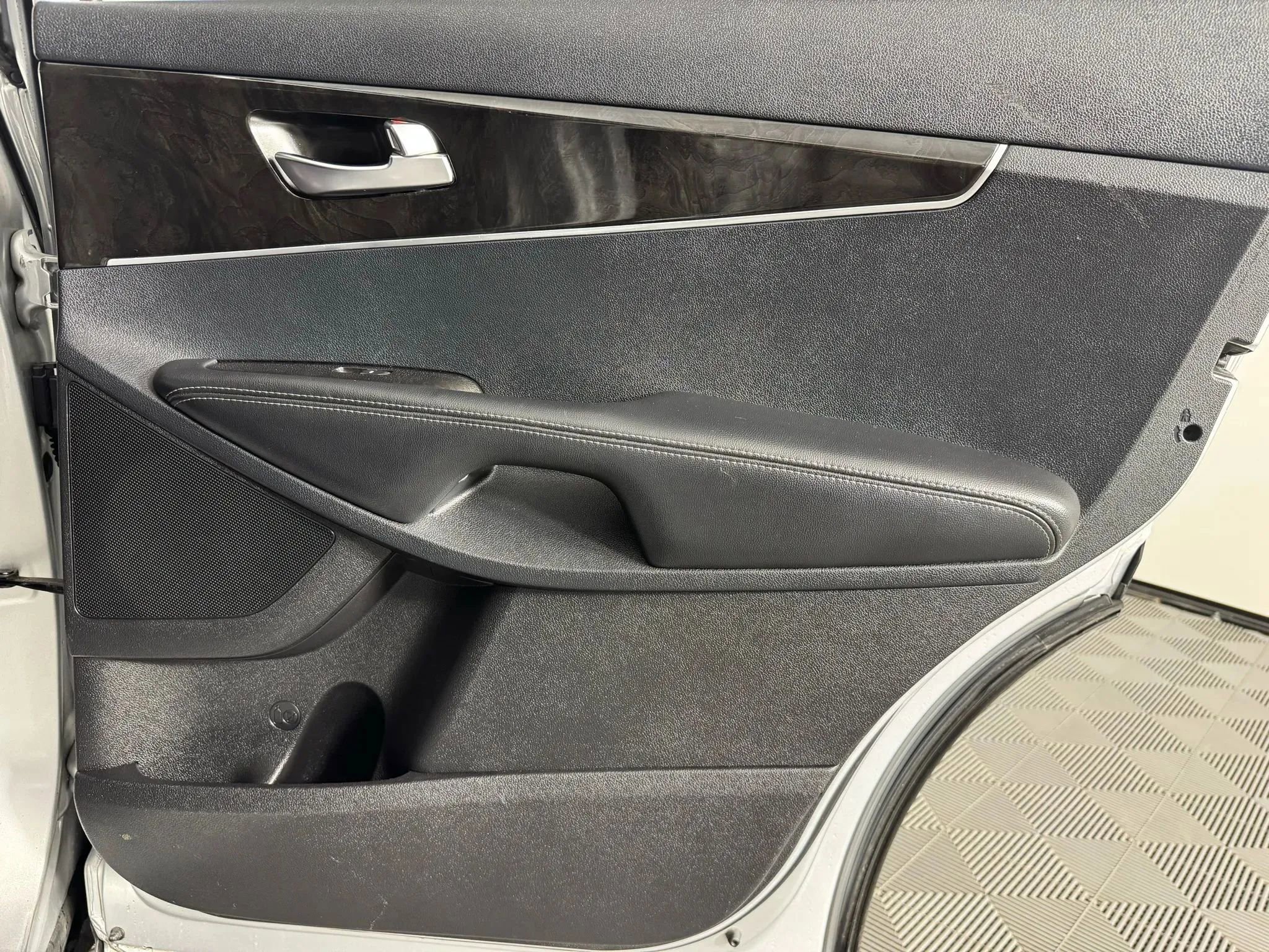 Used 2018 Kia Sorento L image 38