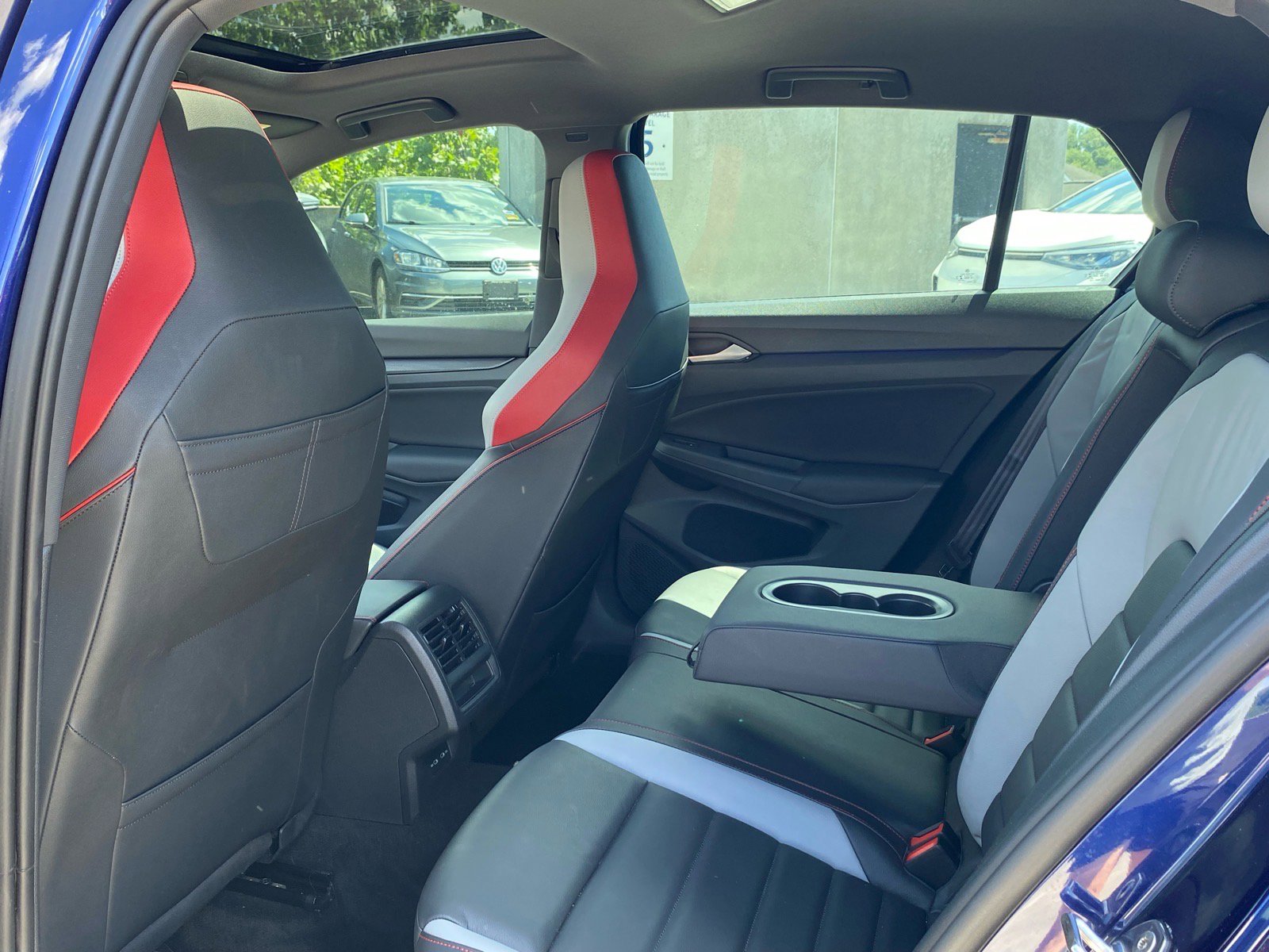 Used 2022 Volkswagen GTI SE FWD image 18