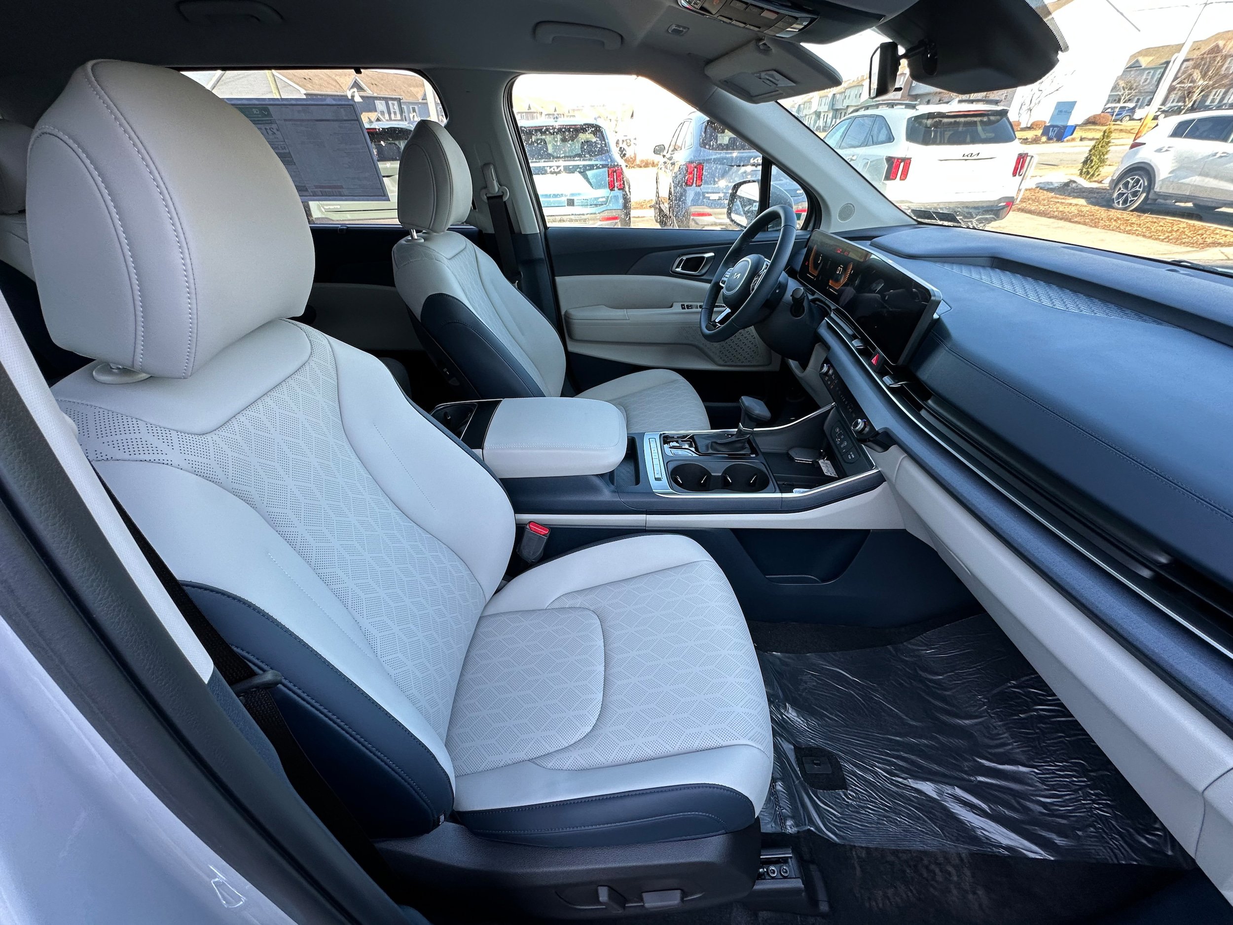 New 2026 Kia Carnival EX image 33