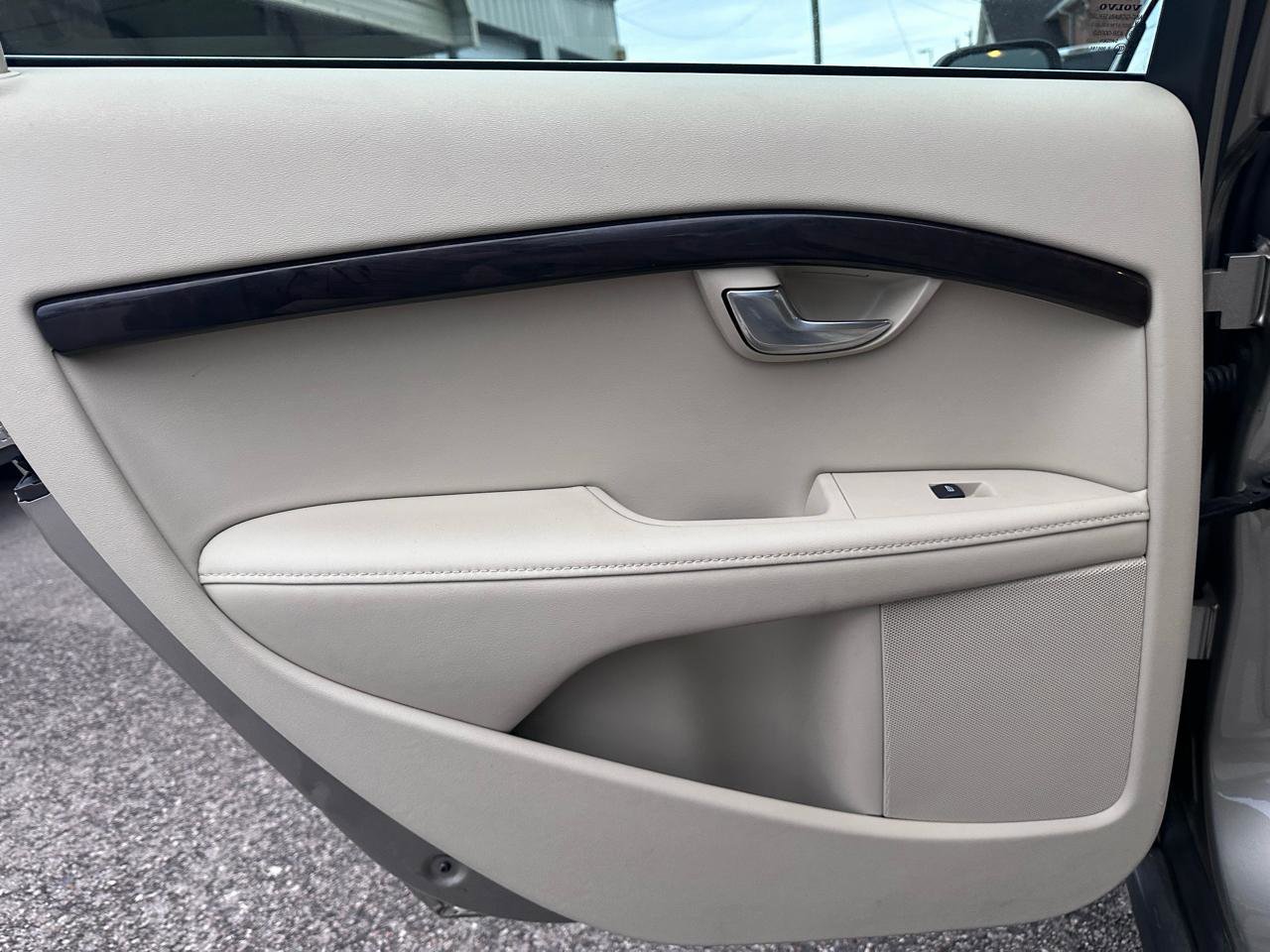 Used 2016 Volvo XC70 T5 Premier image 34