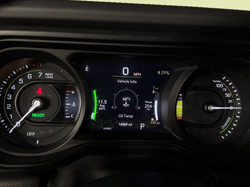 Used 2025 Jeep Wrangler Unlimited Sahara image 15