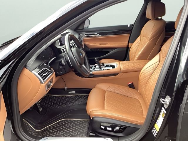 Used 2022 BMW M760i xDrive w/ Luxury Rear Seating Package image 12