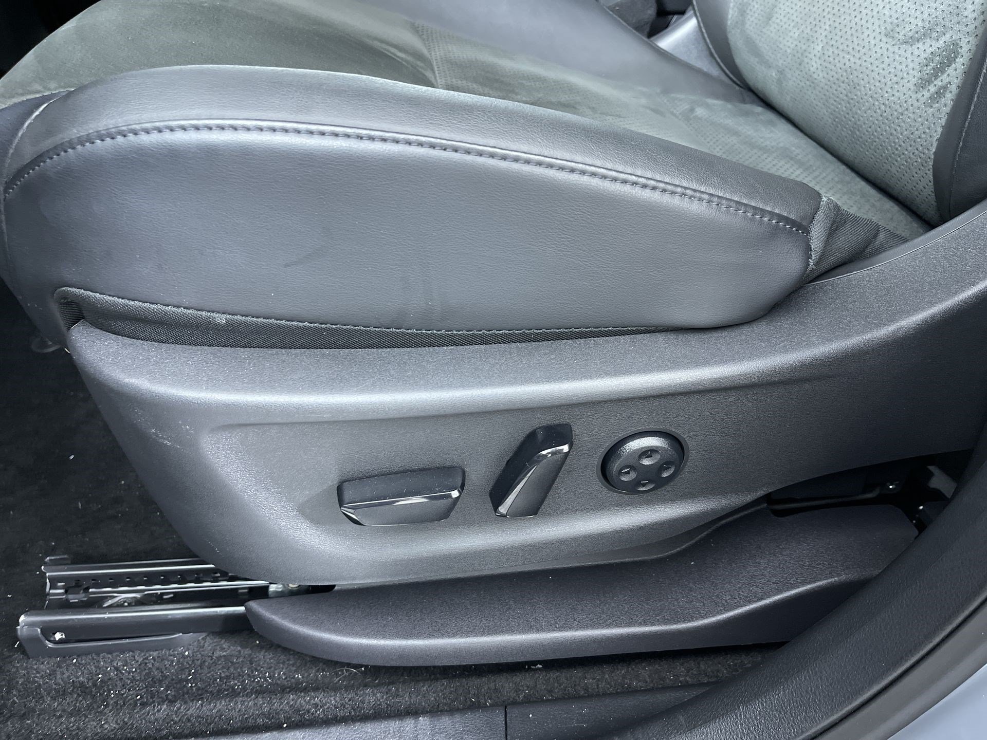 Certified 2024 Nissan Ariya AWD image 13
