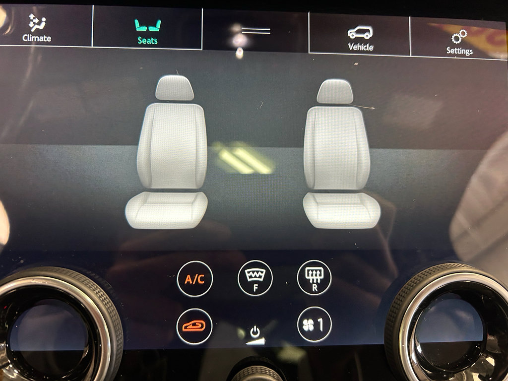 Used 2018 Land Rover Range Rover Velar R-Dynamic SE AWD/4WD image 18