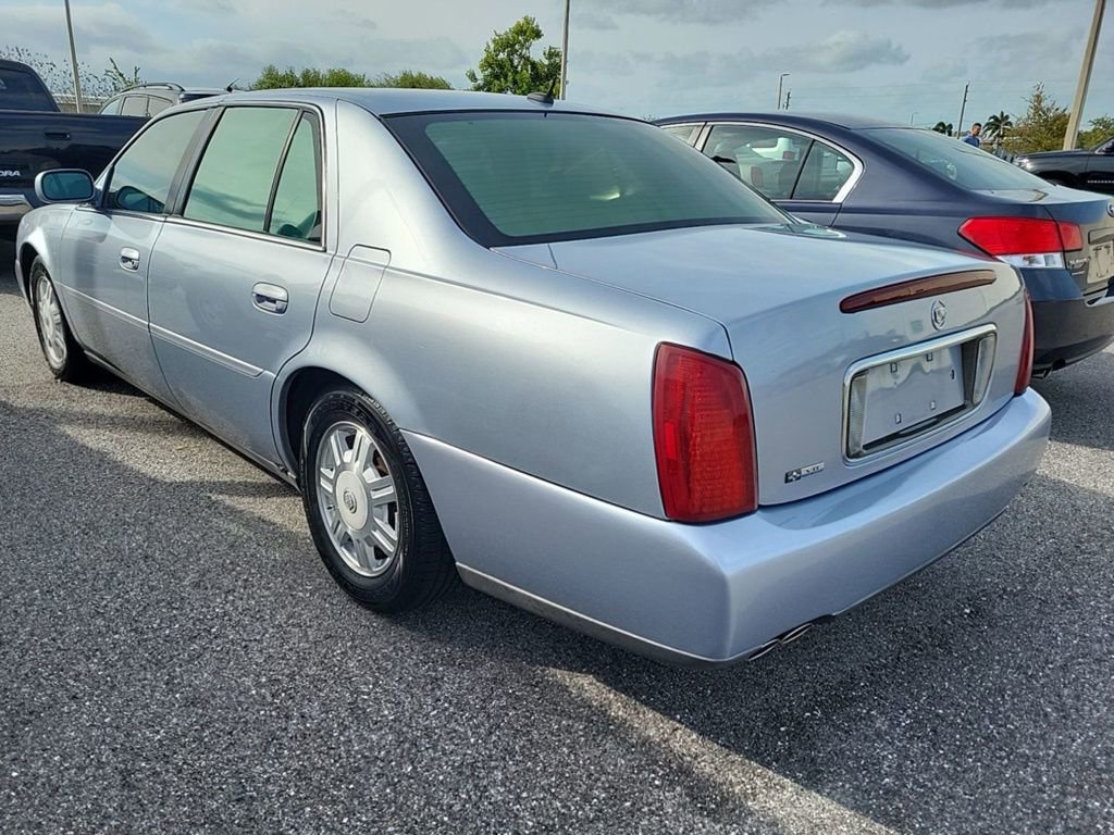 Used 2005 Cadillac De Ville image 2