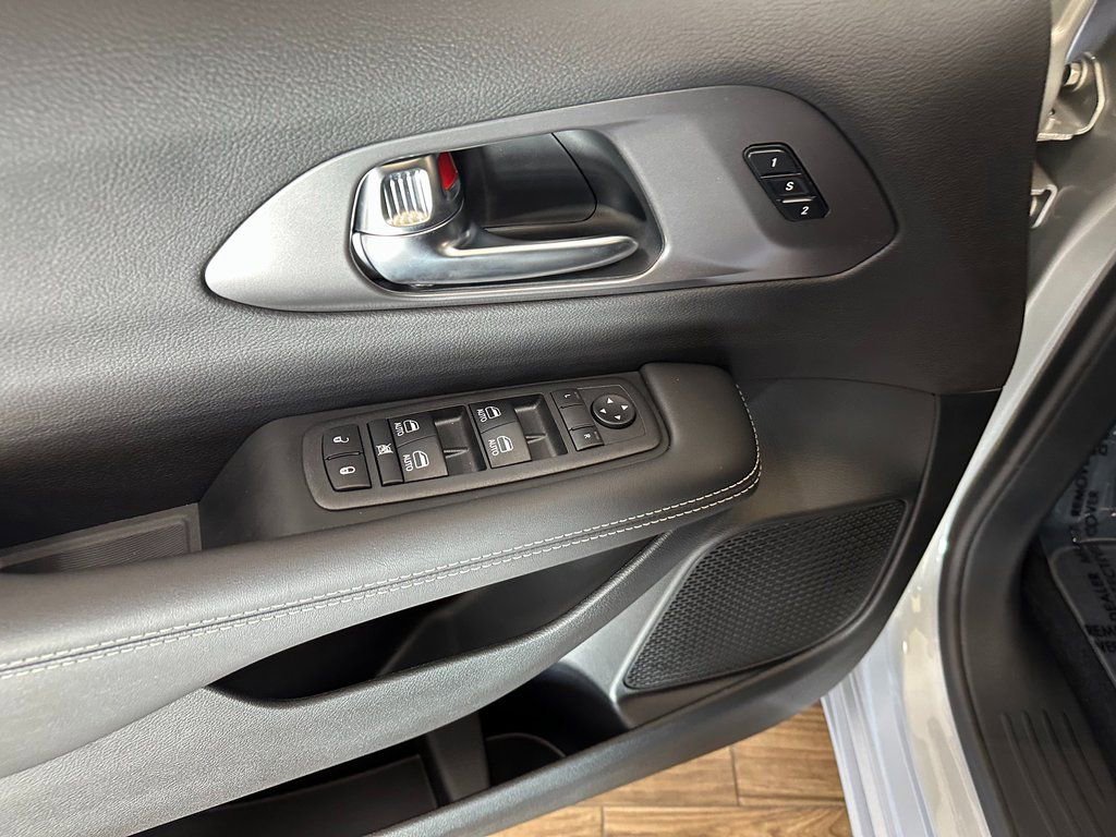 New 2026 Chrysler Pacifica Select w/ S Appearance Package image 11
