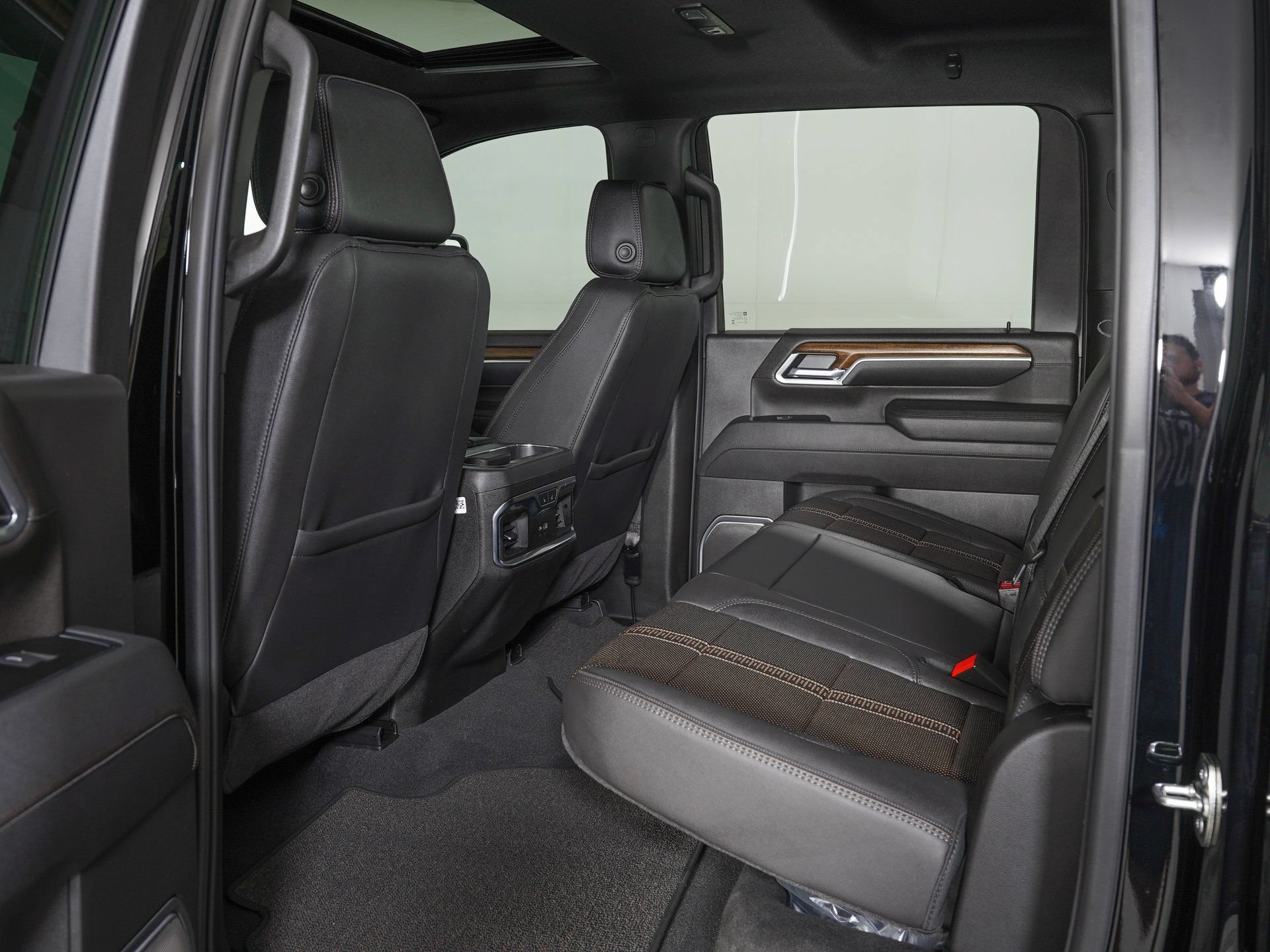 Used 2026 Chevrolet Silverado 3500 High Country w/ High Country Premium Package AWD/4WD image 12