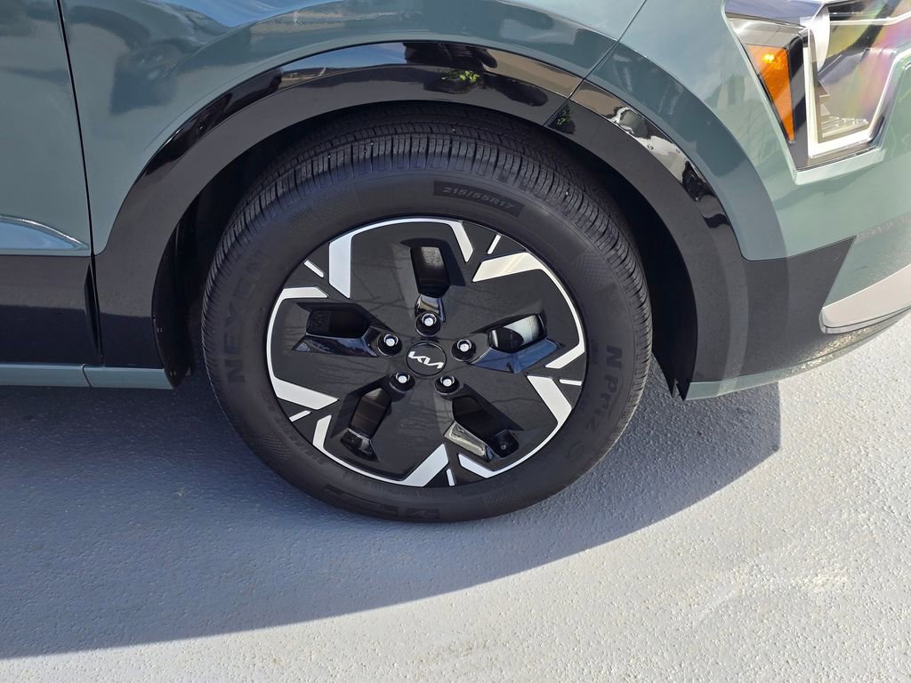 Used 2023 Kia Niro Wind w/ Wind Preserve Package FWD image 11