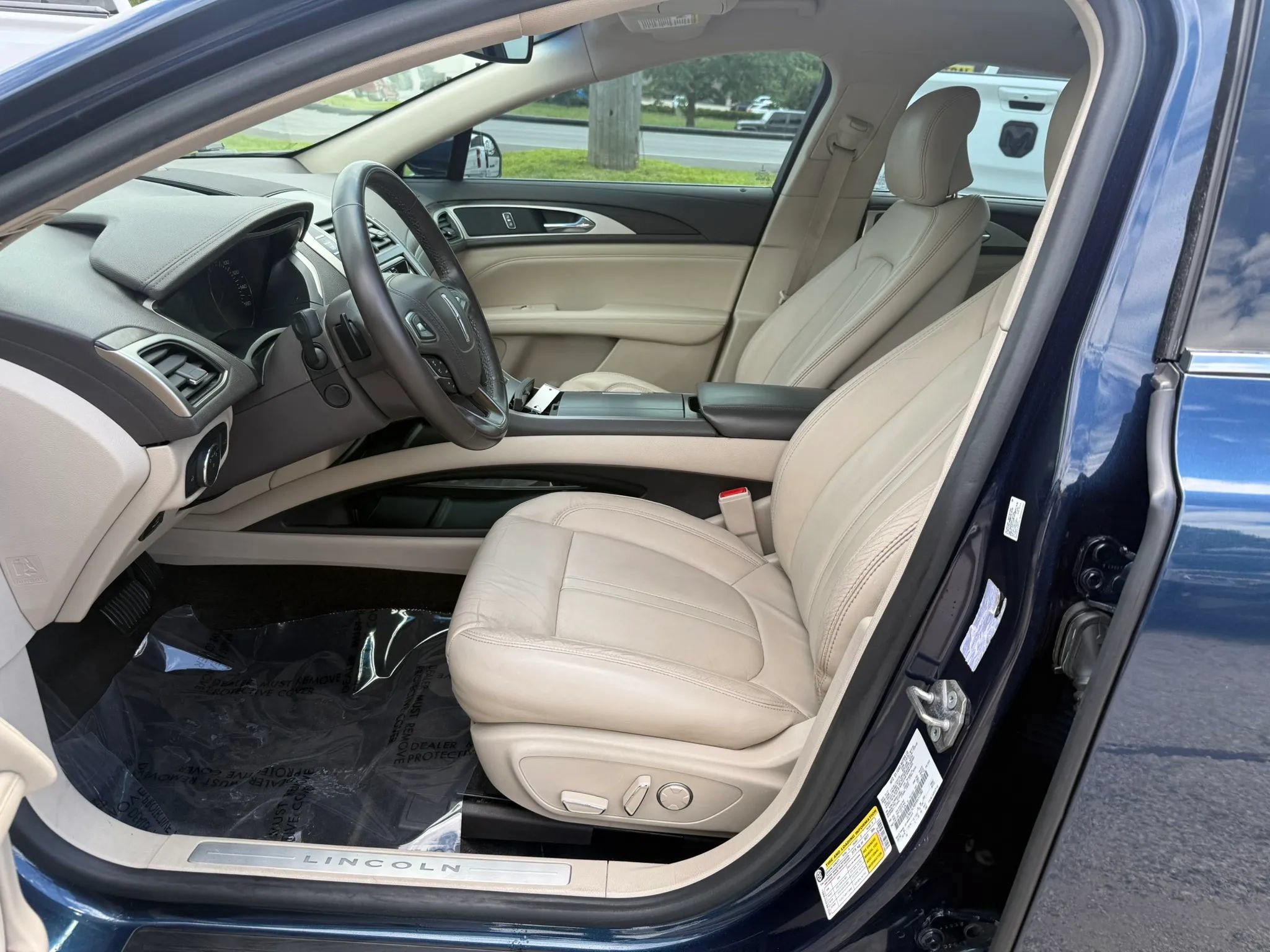 Used 2017 Lincoln MKZ Select FWD image 13