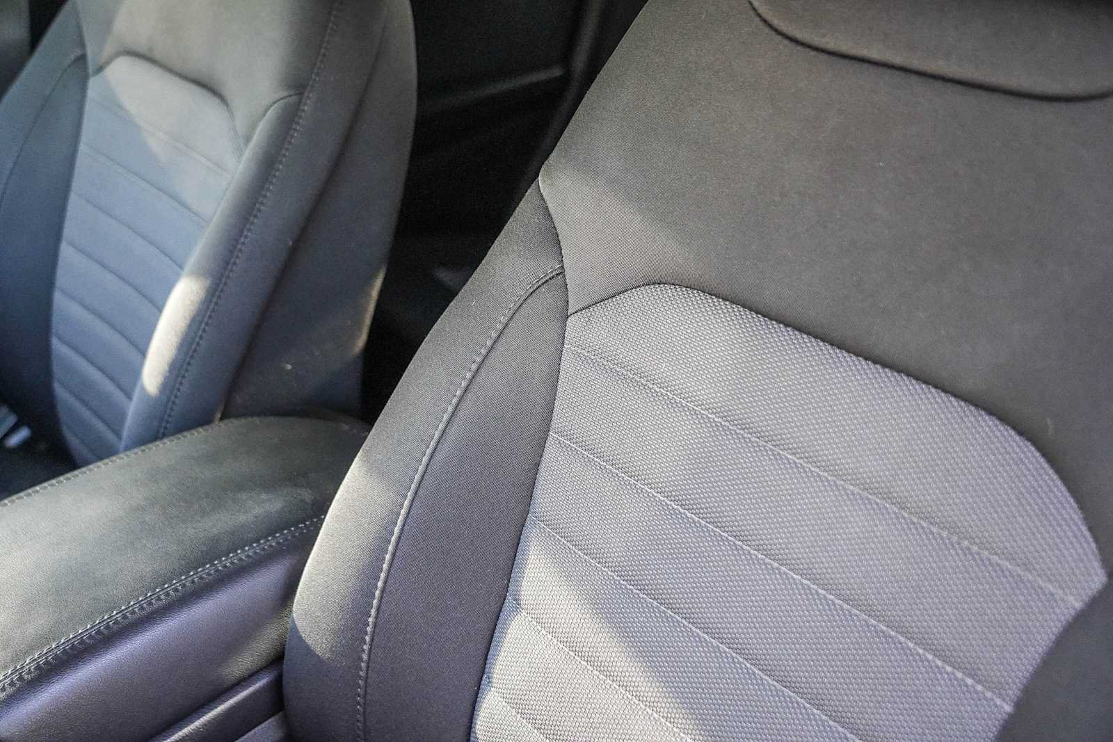 Used 2020 Ford Edge SE w/ Cargo Accessory Package AWD/4WD image 25