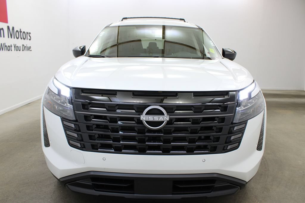 Used 2026 Nissan Pathfinder SV FWD image 7