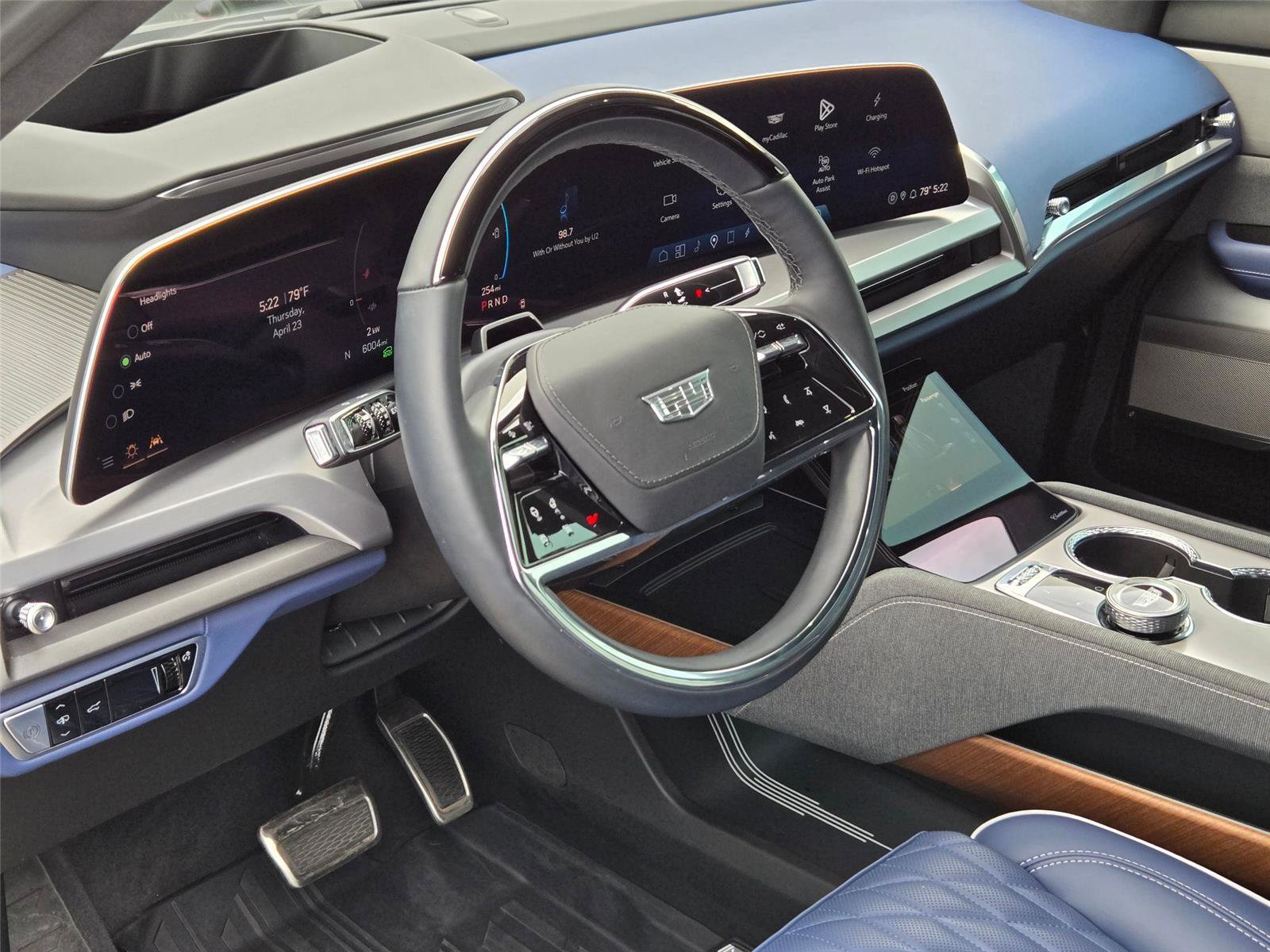 New 2026 Cadillac Vistiq Premium Luxury w/ LPO, Floor Liner Package AWD/4WD image 10