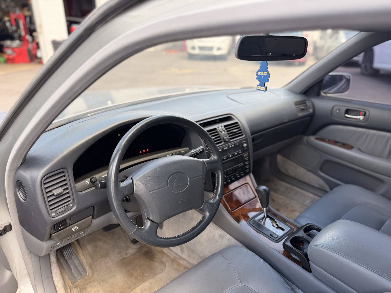Used 1996 Lexus LS 400 RWD image 7