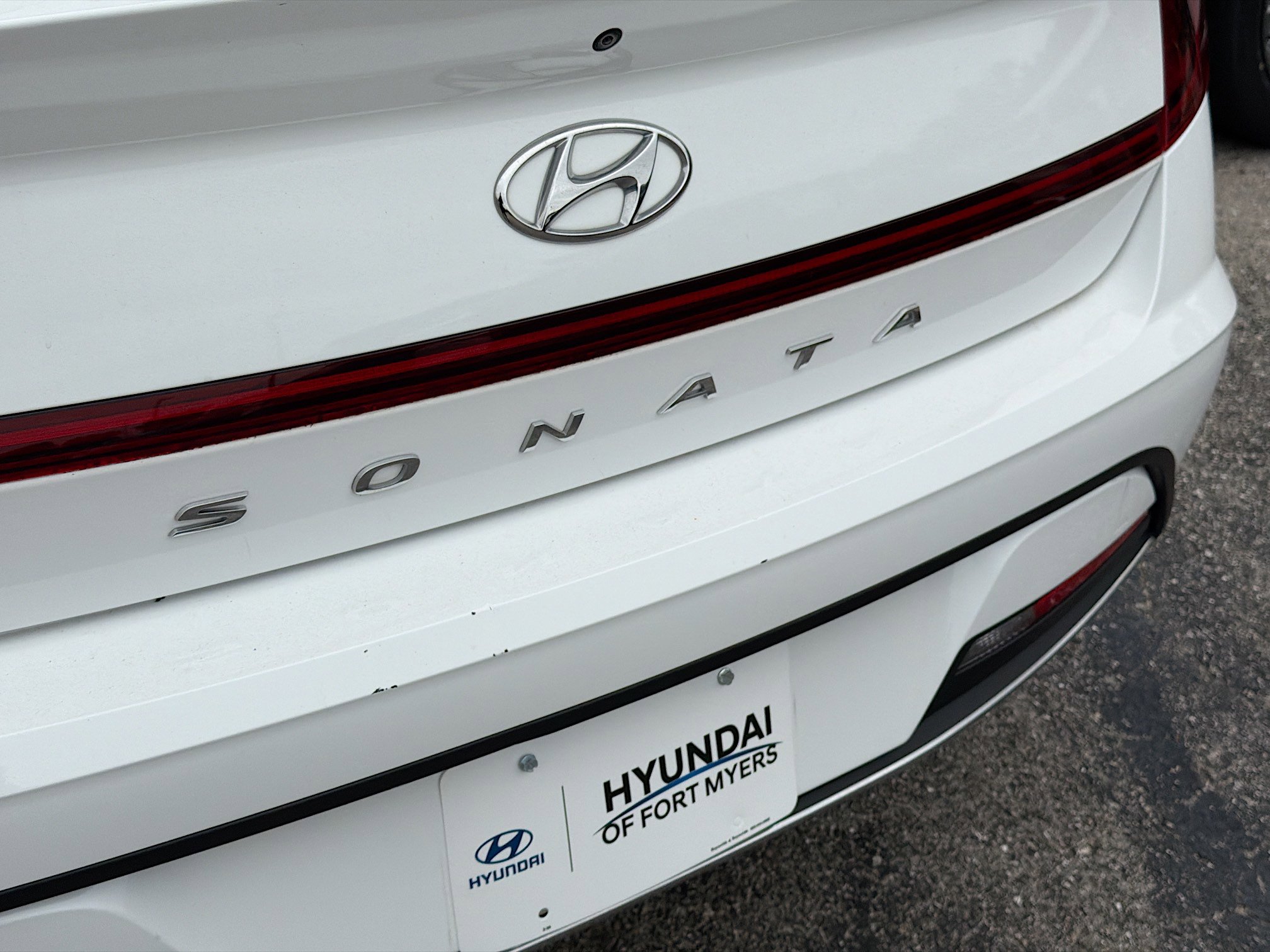 Used 2023 Hyundai Sonata SE w/ Preferred Accessory Package image 11