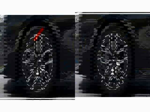 Used 2025 BMW i7 eDrive50 w/ M Sport Package image 22