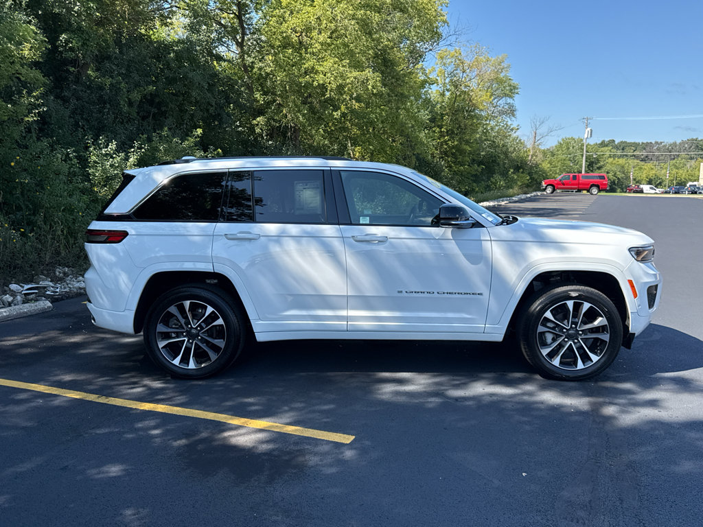 Used 2023 Jeep Grand Cherokee Overland w/ Adv Protech Group III AWD/4WD image 4