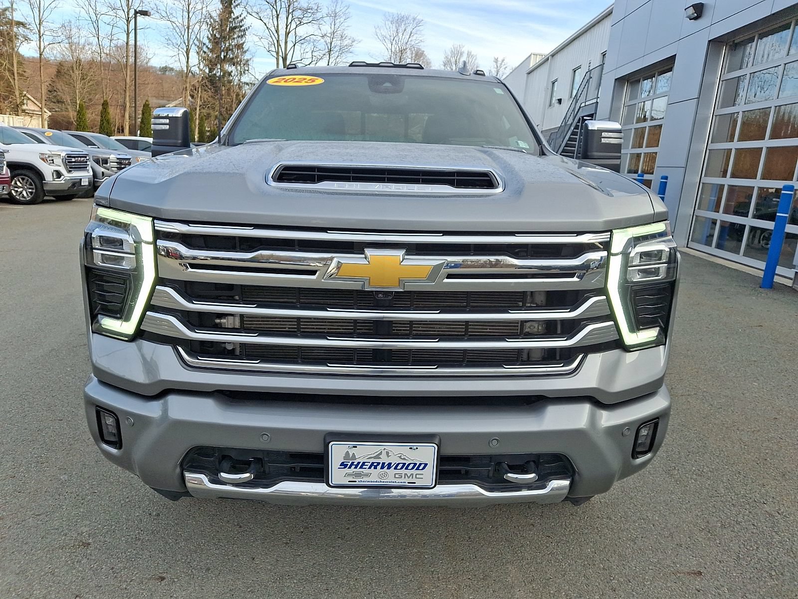 Certified 2025 Chevrolet Silverado 3500 High Country w/ High Country Premium Package AWD/4WD image 2
