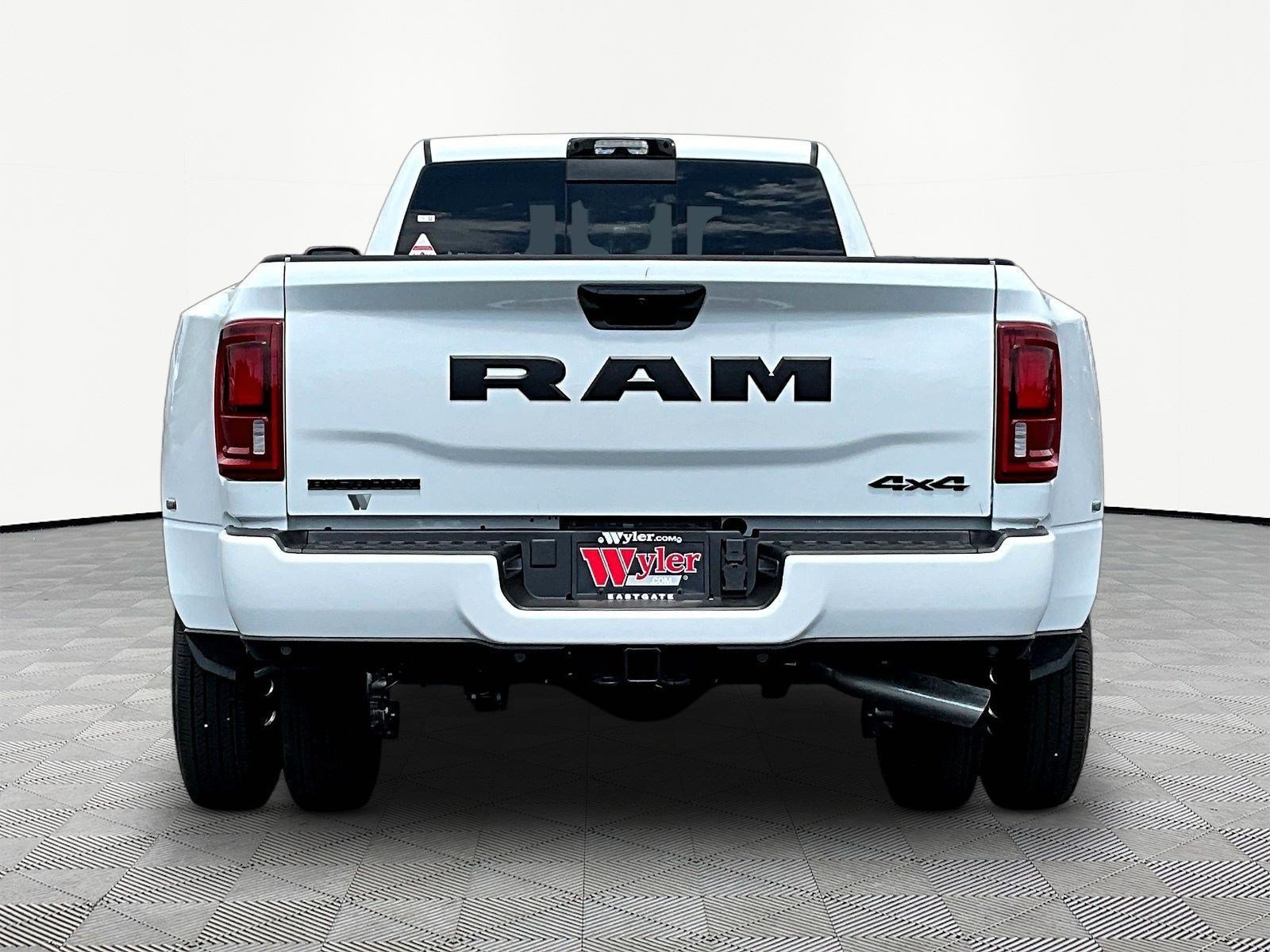 New 2026 RAM 3500 Big Horn AWD/4WD image 5