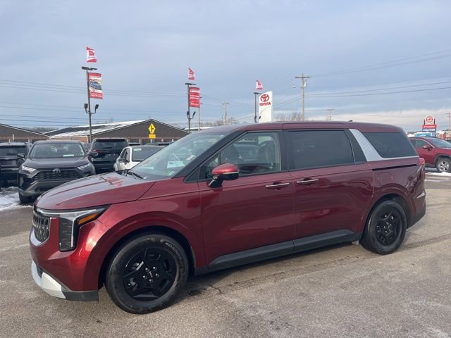 Used 2025 Kia Carnival image 8