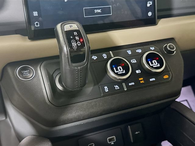 Certified 2022 Land Rover Defender 110 X-Dynamic HSE AWD/4WD image 19