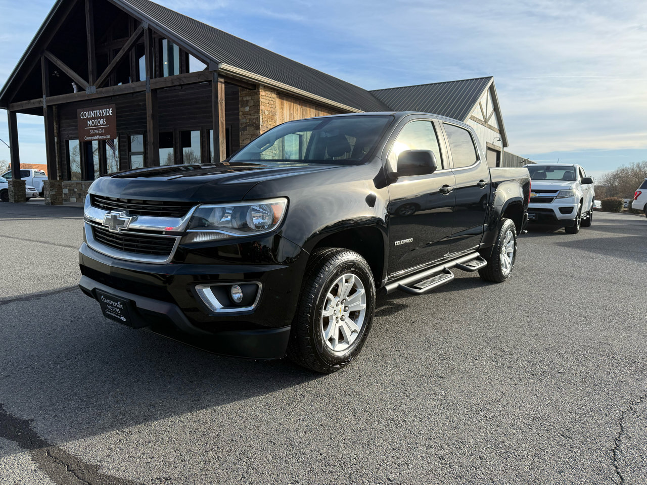 Used 2018 Chevrolet Colorado LT w/ LT Convenience Package image 2