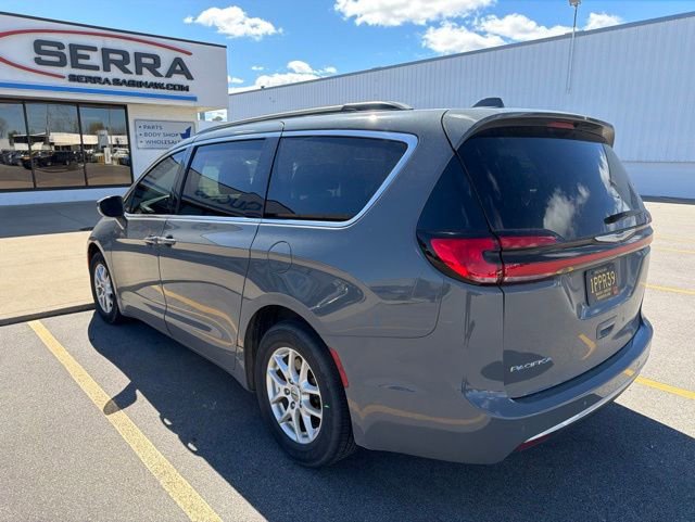 Used 2022 Chrysler Pacifica Touring-L FWD image 7