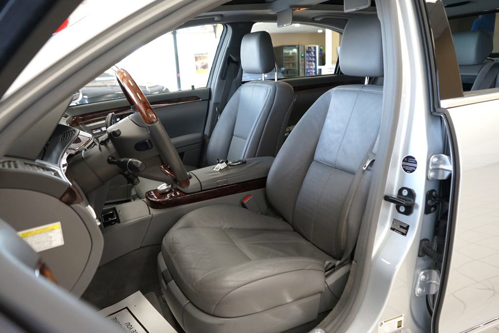 Used 2008 Mercedes-Benz S 550 4MATIC w/ AMG Sport Pkg image 2