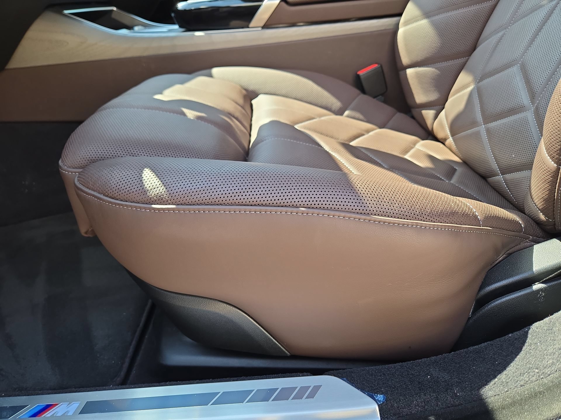 Used 2023 BMW 760i xDrive AWD/4WD image 17