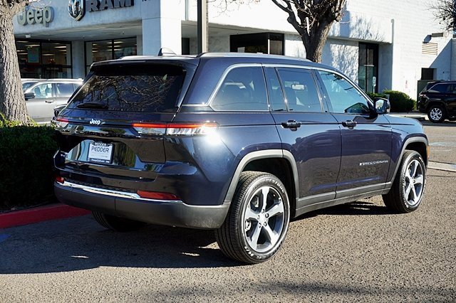 New 2023 Jeep Grand Cherokee Limited 4xe image 9
