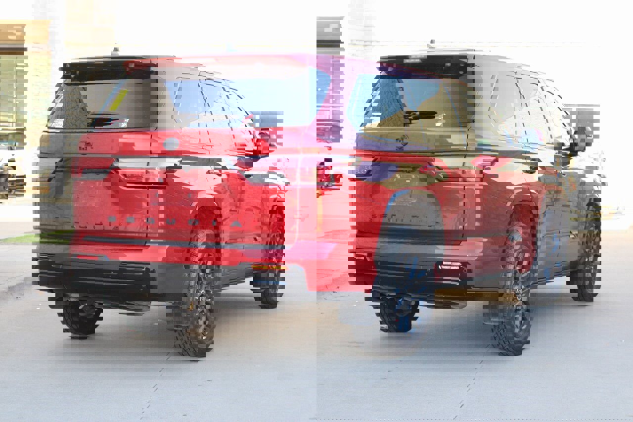 Used 2024 Toyota Sequoia Platinum image 3