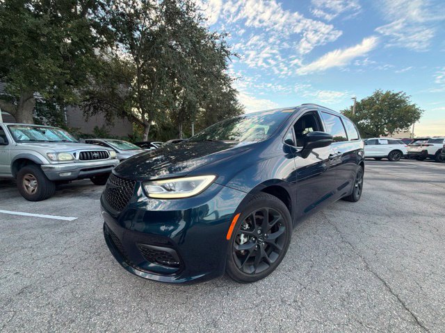 Used 2023 Chrysler Pacifica Touring-L w/ S Appearance Package FWD image 1