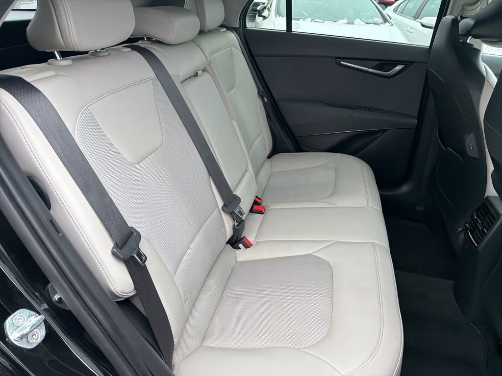 Used 2023 Kia Niro EX image 14