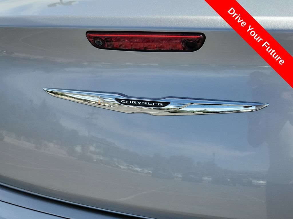 Used 2017 Chrysler 300 S w/ 300S Premium Group 2 RWD image 30