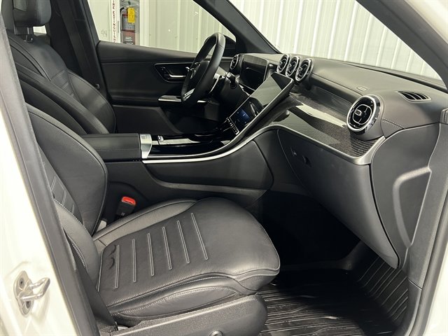 Used 2024 Mercedes-Benz GLC 43 AMG 4MATIC image 31
