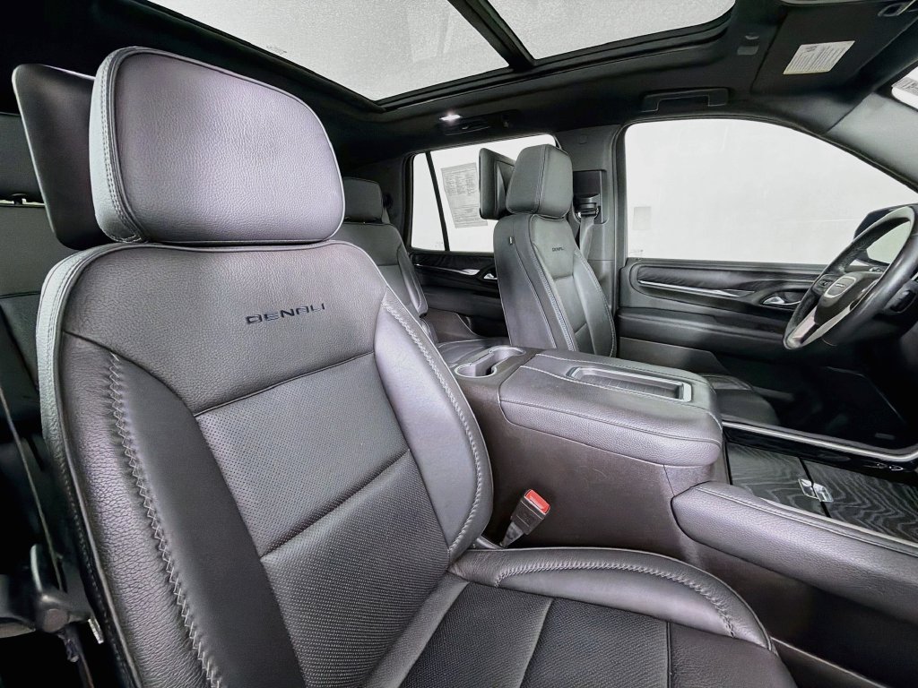 Used 2021 GMC Yukon Denali w/ Denali Premium Package AWD/4WD image 31