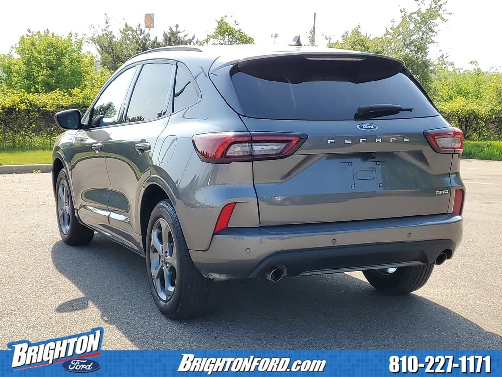 Used 2024 Ford Escape ST-Line w/ Tech Pack #1 AWD/4WD image 3