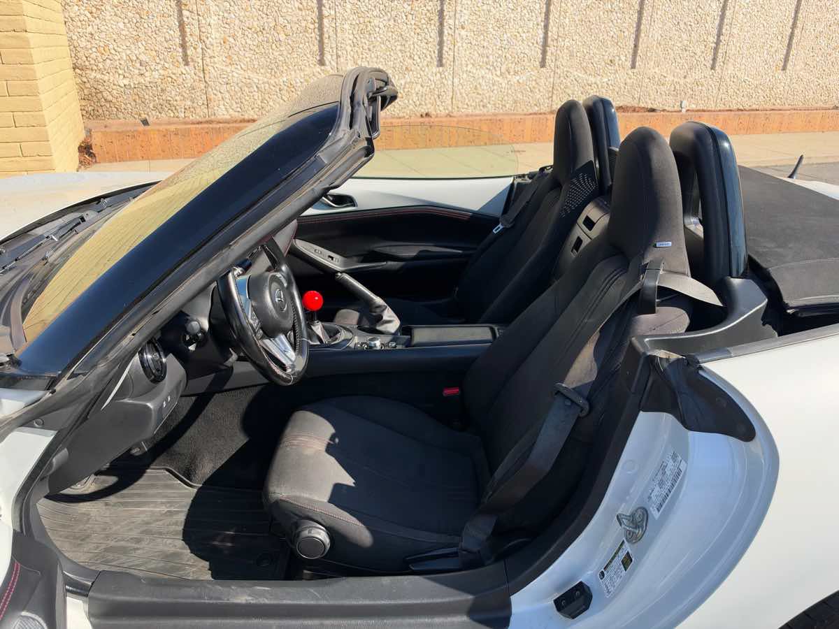 Used 2016 MAZDA MX-5 Miata Club RWD image 13