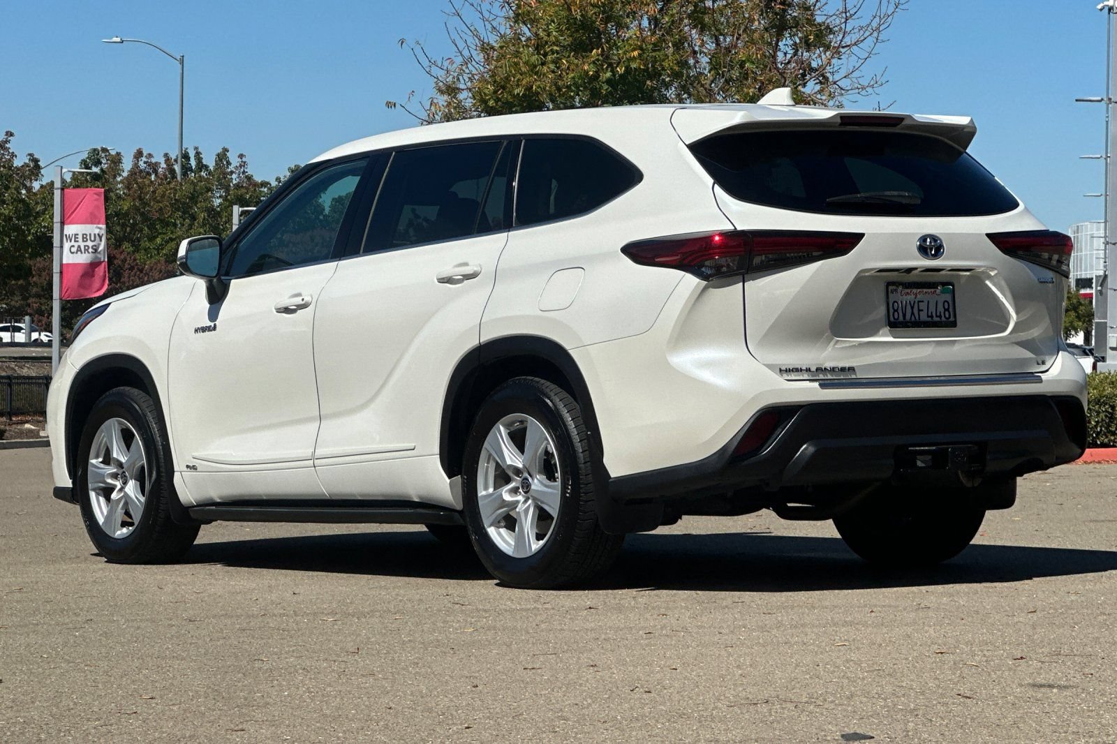 Used 2021 Toyota Highlander LE AWD/4WD image 6