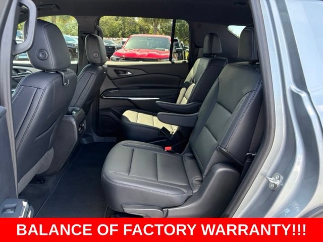 Used 2026 Chevrolet Traverse LT w/ Midnight/Sport Edition FWD image 15