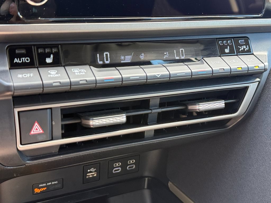 Certified 2025 Toyota Camry LE AWD/4WD image 35